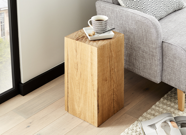 Mesita de madera para la decoración de otoño Mesita de madera para la decoración de otoño