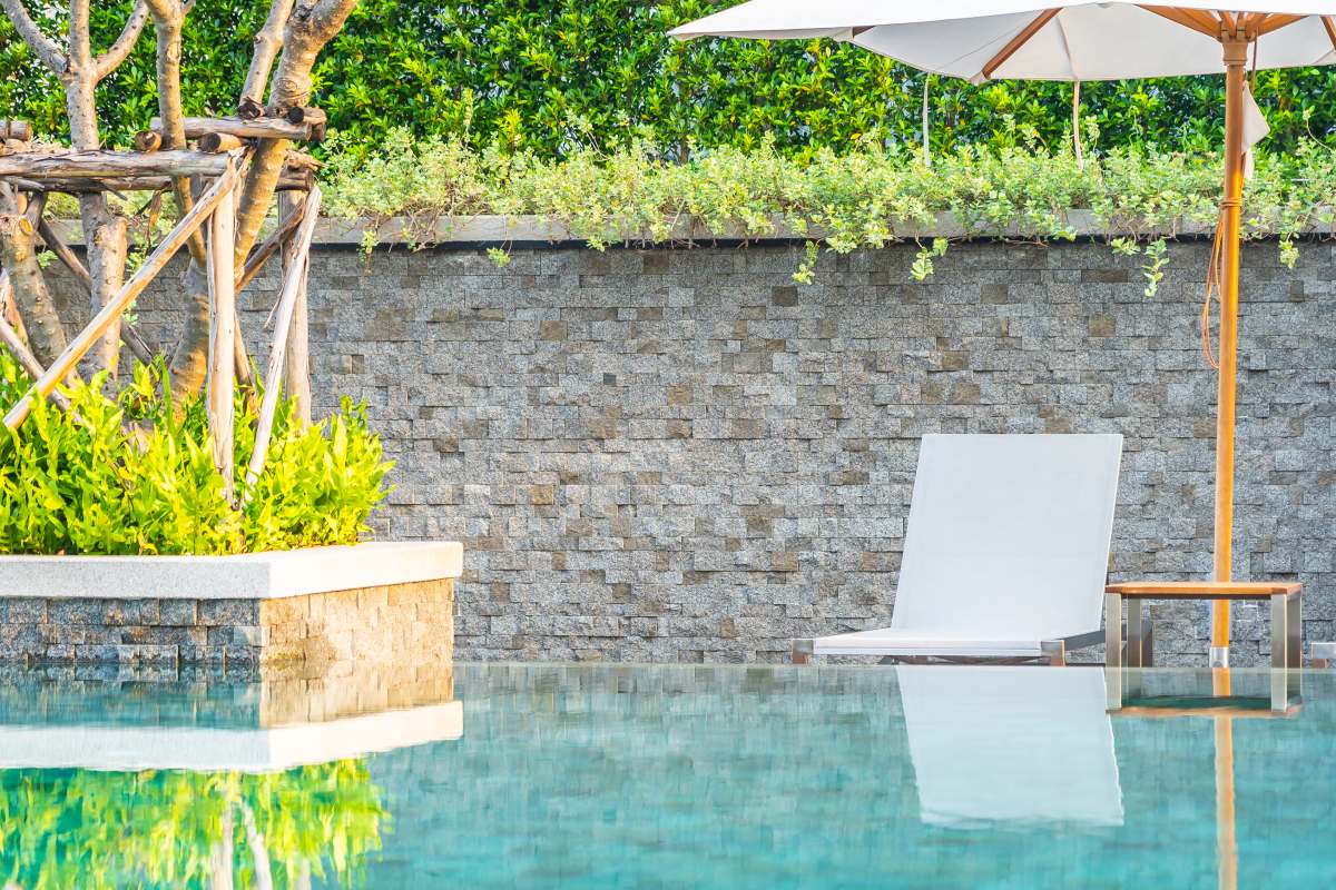 piscina al aire libre sillon, portada