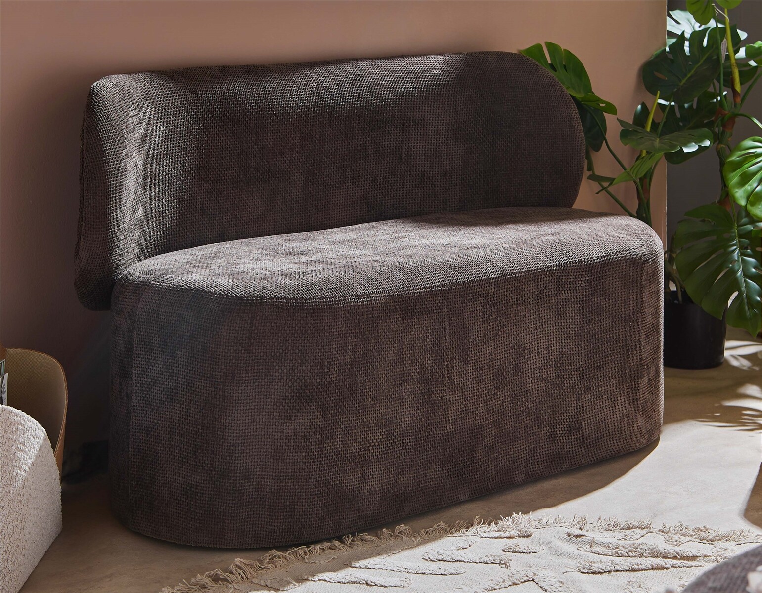 Sofa yak 2p chenilla gruesa marron 120 cms. 120x55x73 cms