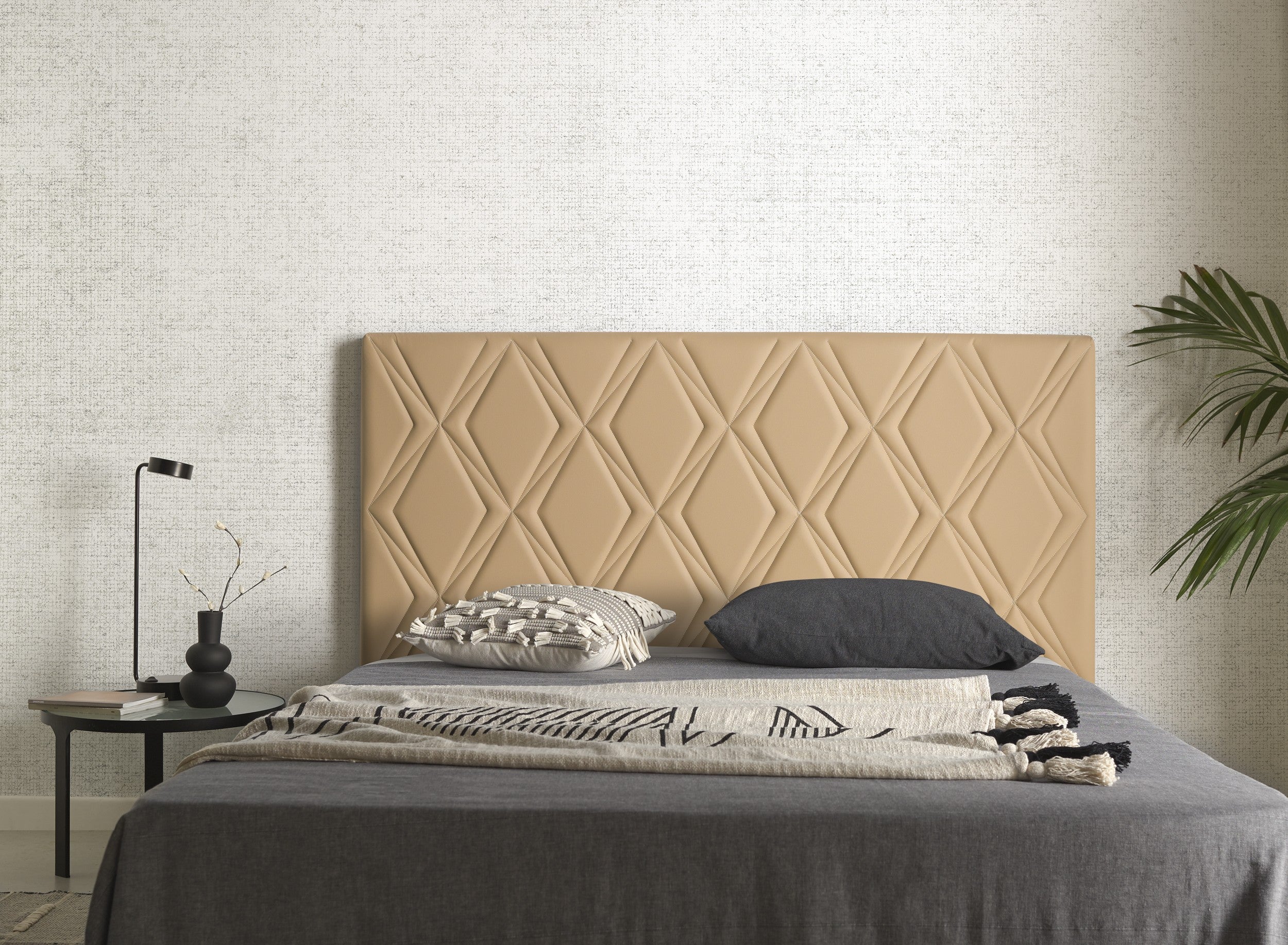 Cabecero rubí para cama de 150 de polipiel camel 154x115x8.