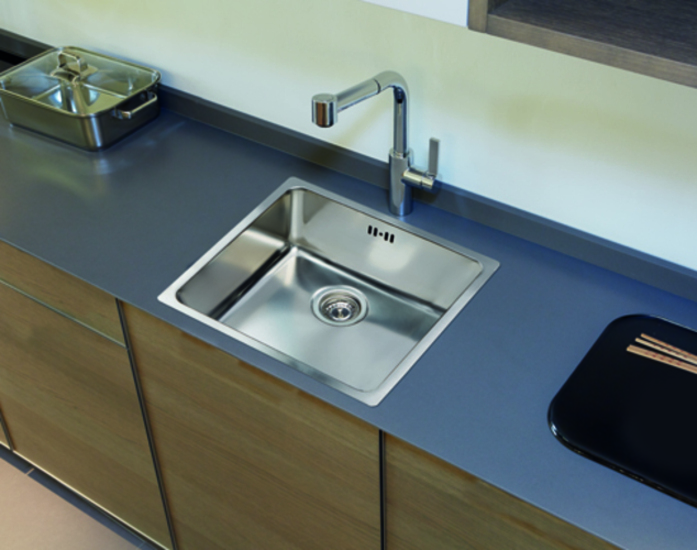 Fregadero de cocina de 1 cubeta, acero inoxidable satinado.
