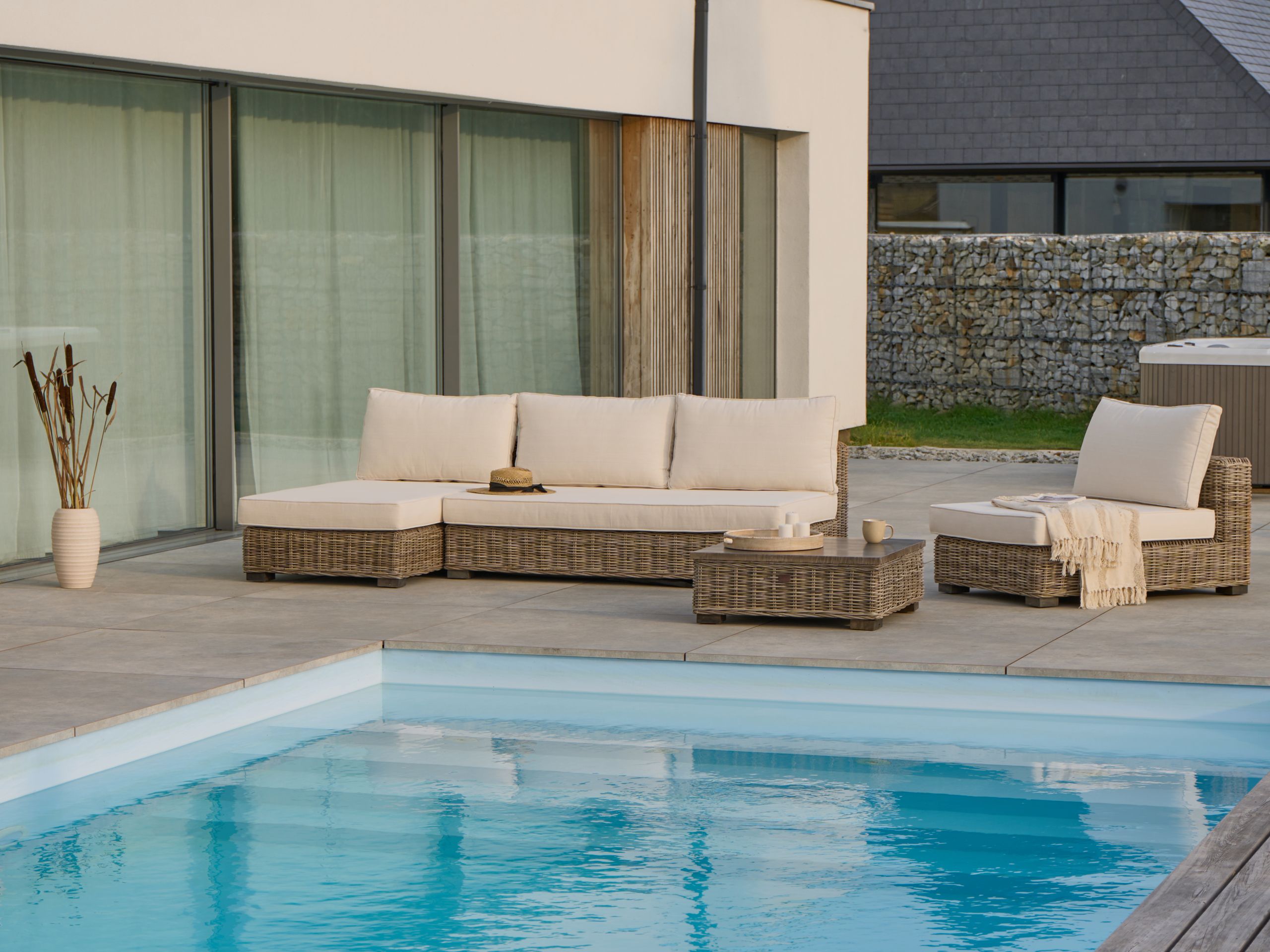 Conjunto de jardín con mesa 4 plazas varallo modular ratán gris derecha