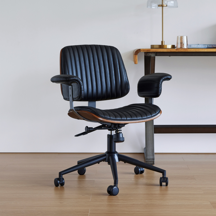 Silla de oficina piel negra giratoria con ruedas y reposabrazos acolchados