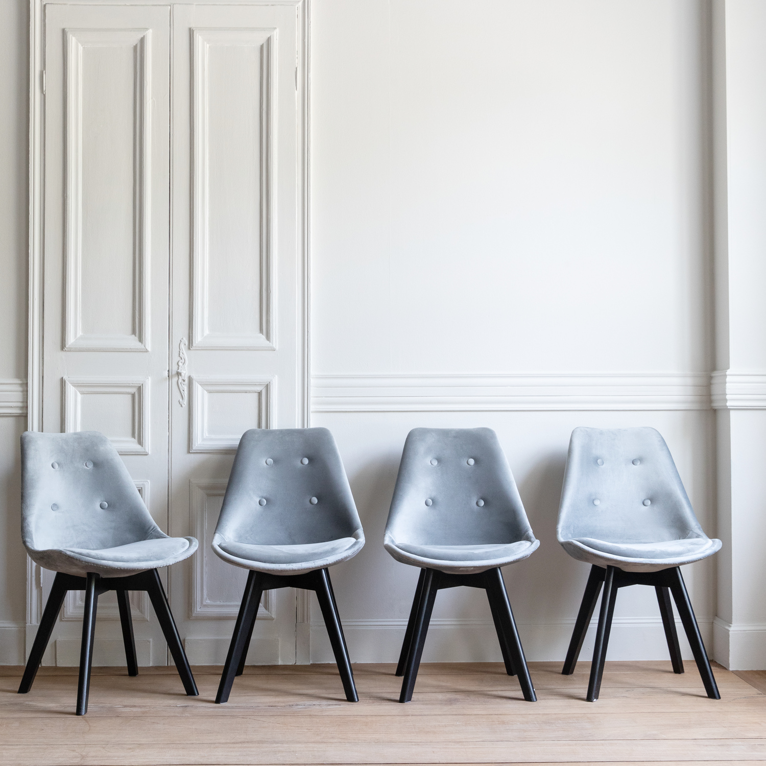 Pack de 4 sillas de terciopelo gris con cojín nora