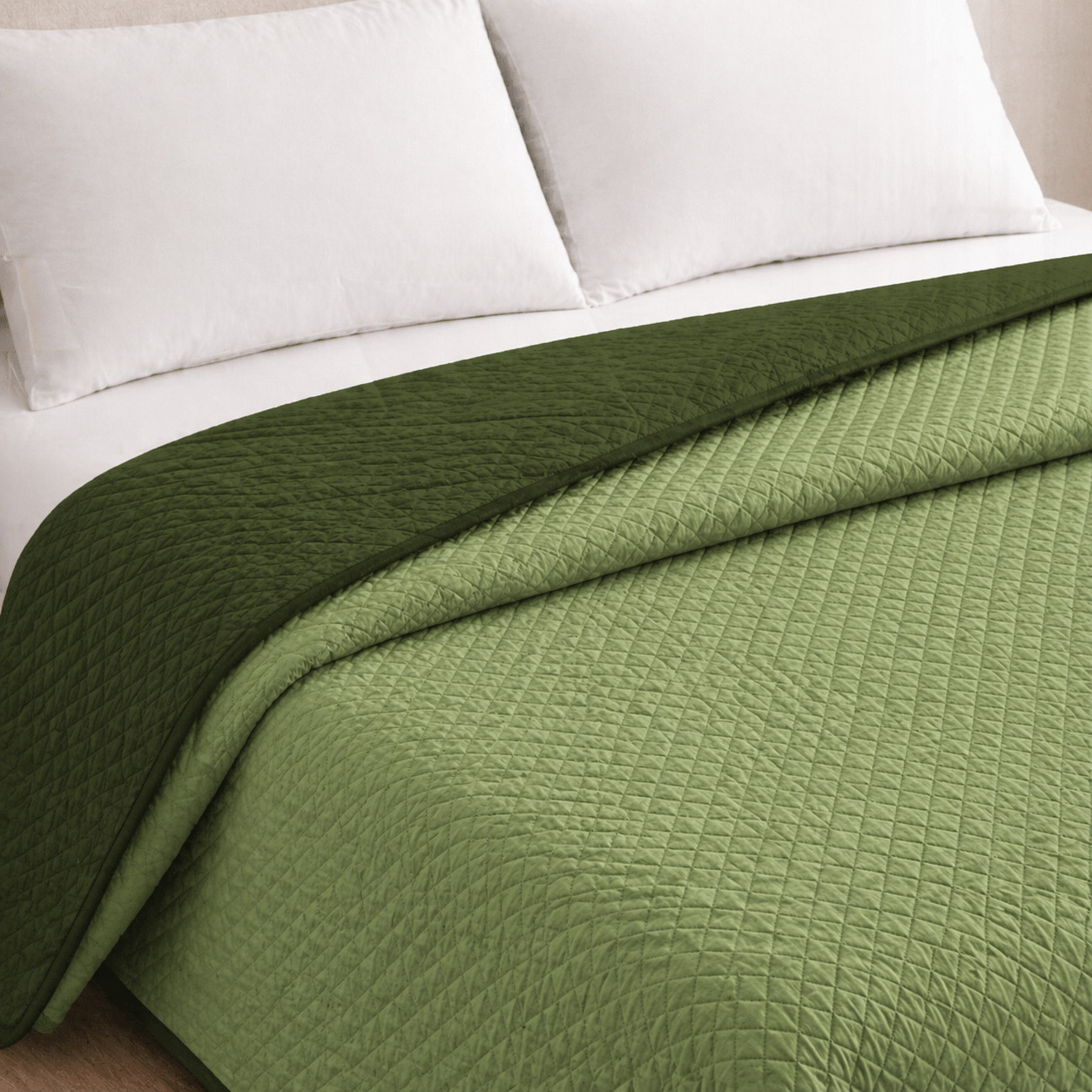 Colcha bicolor reversible oliva/botella cama 135cm donegal collections