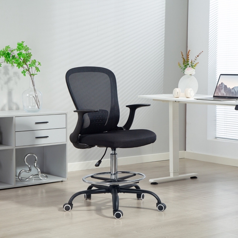 Silla oficina ergonómica negra con reposapiés circular
