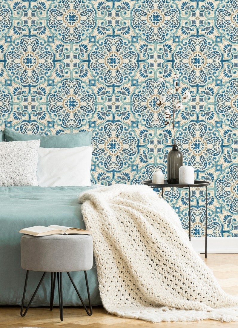Papel pintado gaulan con diseño de rosetones azulejo tonos 5.23m²