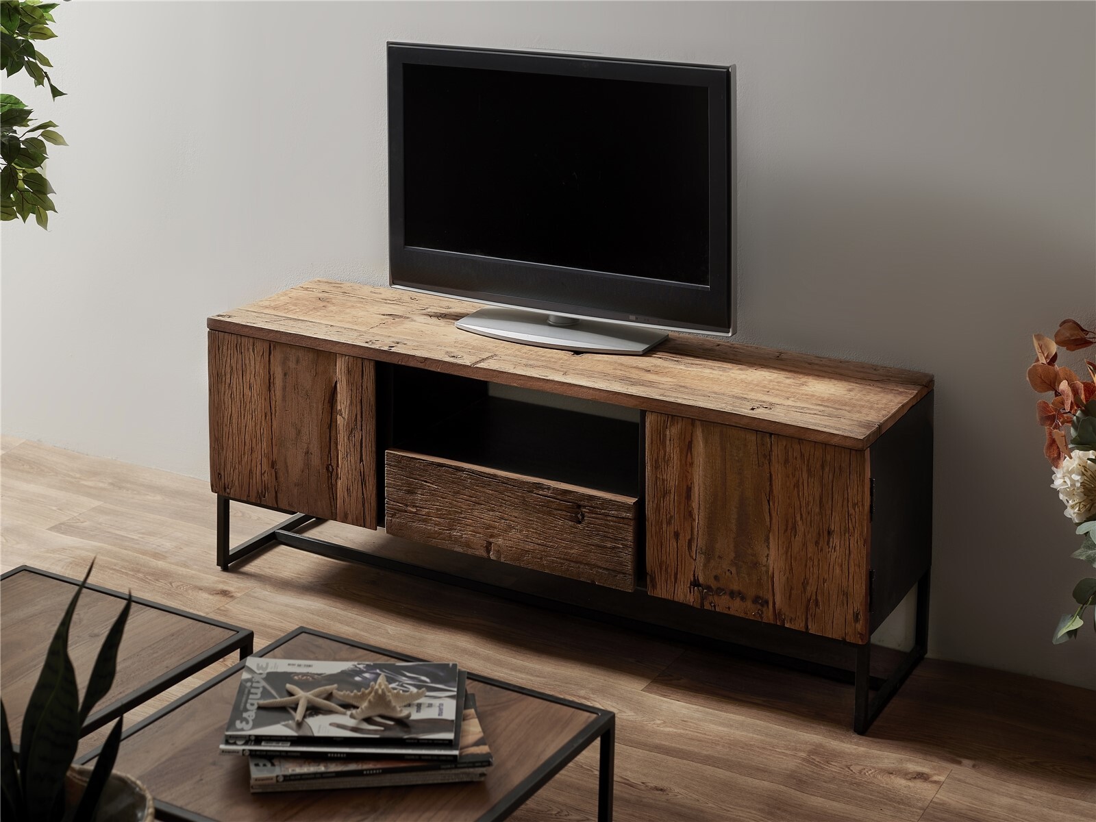 Mueble tv lacerta mad. Recicl./acacia/metal 145x40x55 cms. 145x40x55 cms