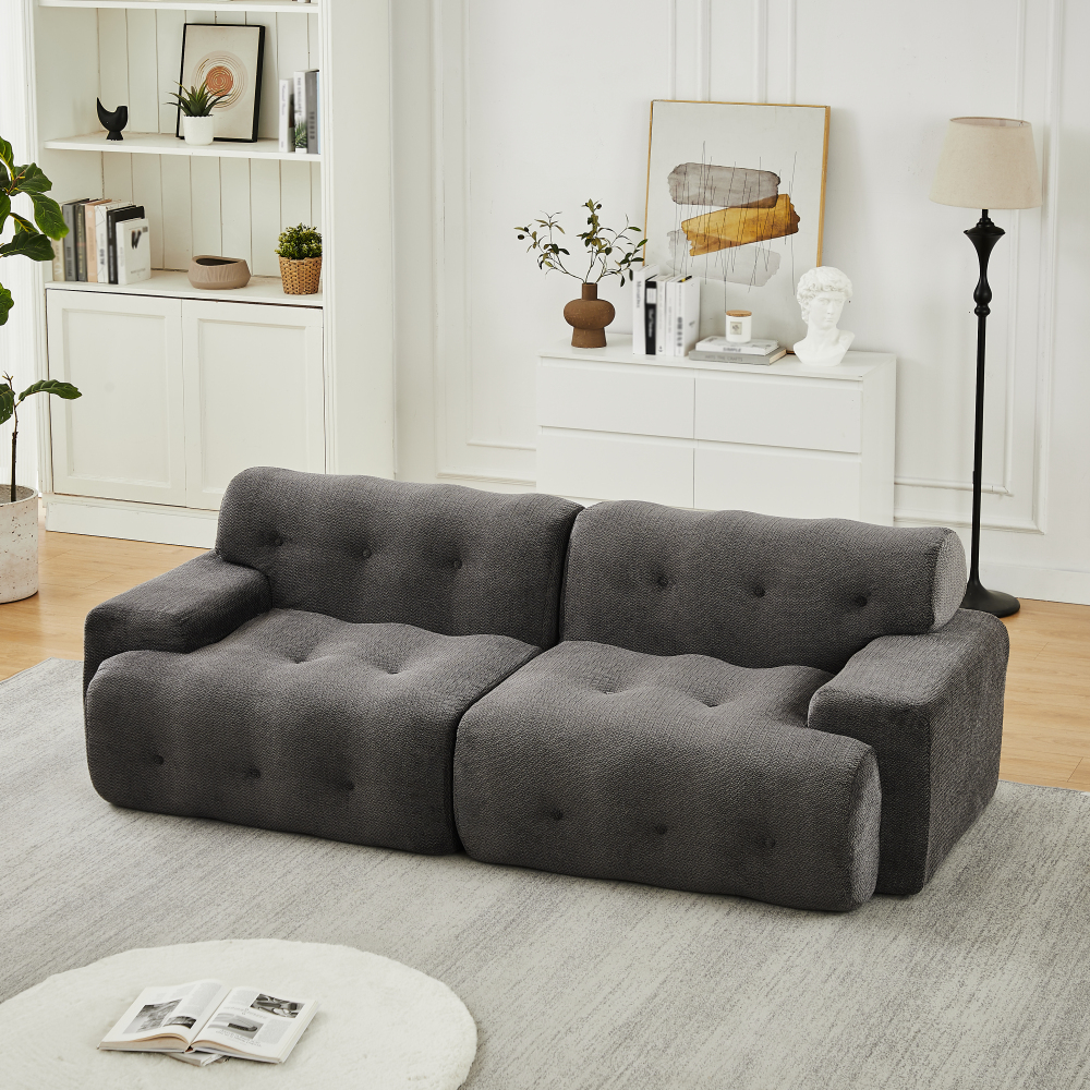 Sofá 2 plazas modular chenilla gris con reposabrazos anchos y diseño curvo