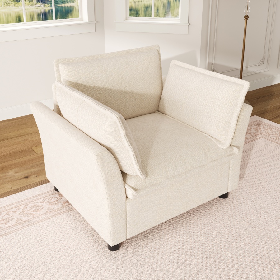 Sillón individual de chenilla beige con reposabrazos y cojines