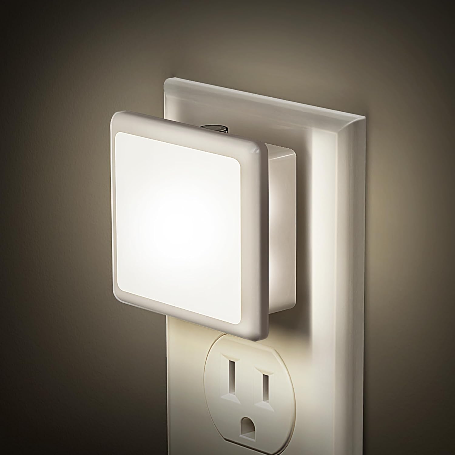 Luz nocturna LED con sensor blanco frío