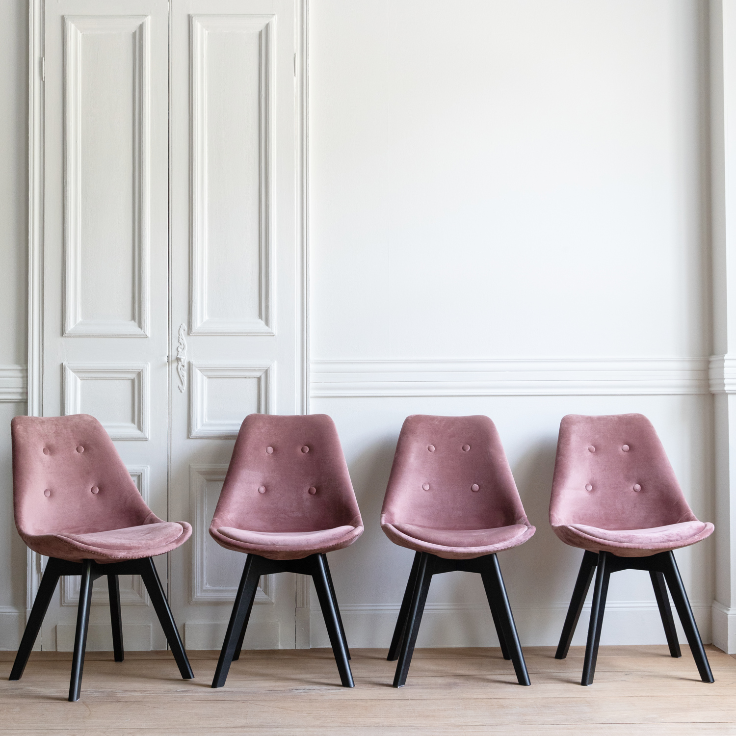Pack de 4 sillas de terciopelo rosa con cojín nora
