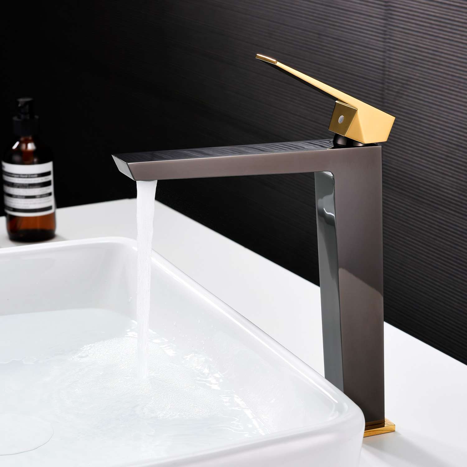 Grifo monomando lavabo alto sky bath negro cristal y oro serie infinite