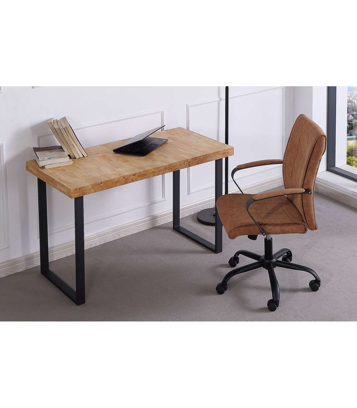 Mesa de estudio robusta con diseño moderno y funcionalidad