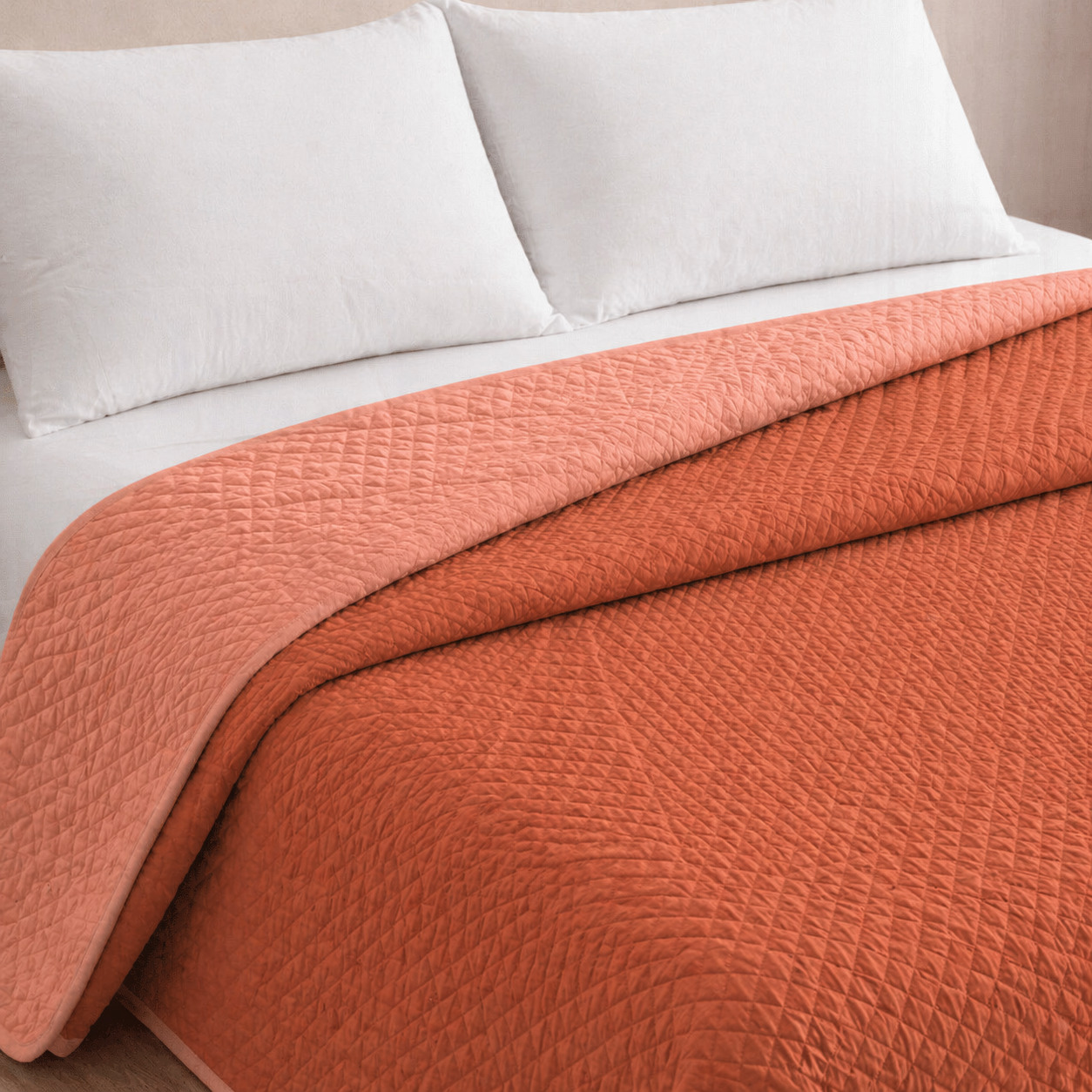 Colcha bicolor reversible teja/coral cama 135cm donegal collections