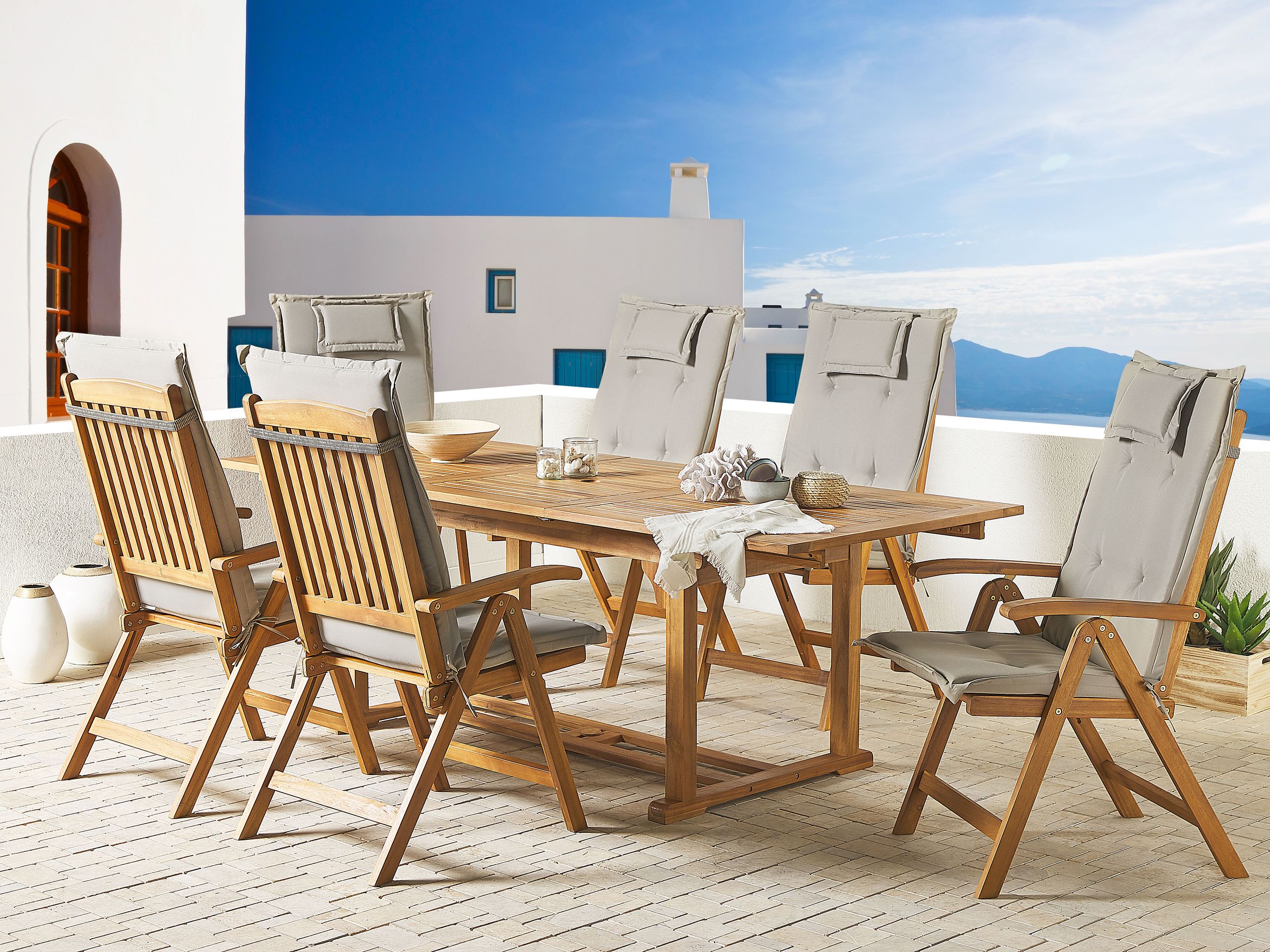 Conjunto de comedor gris pardo java