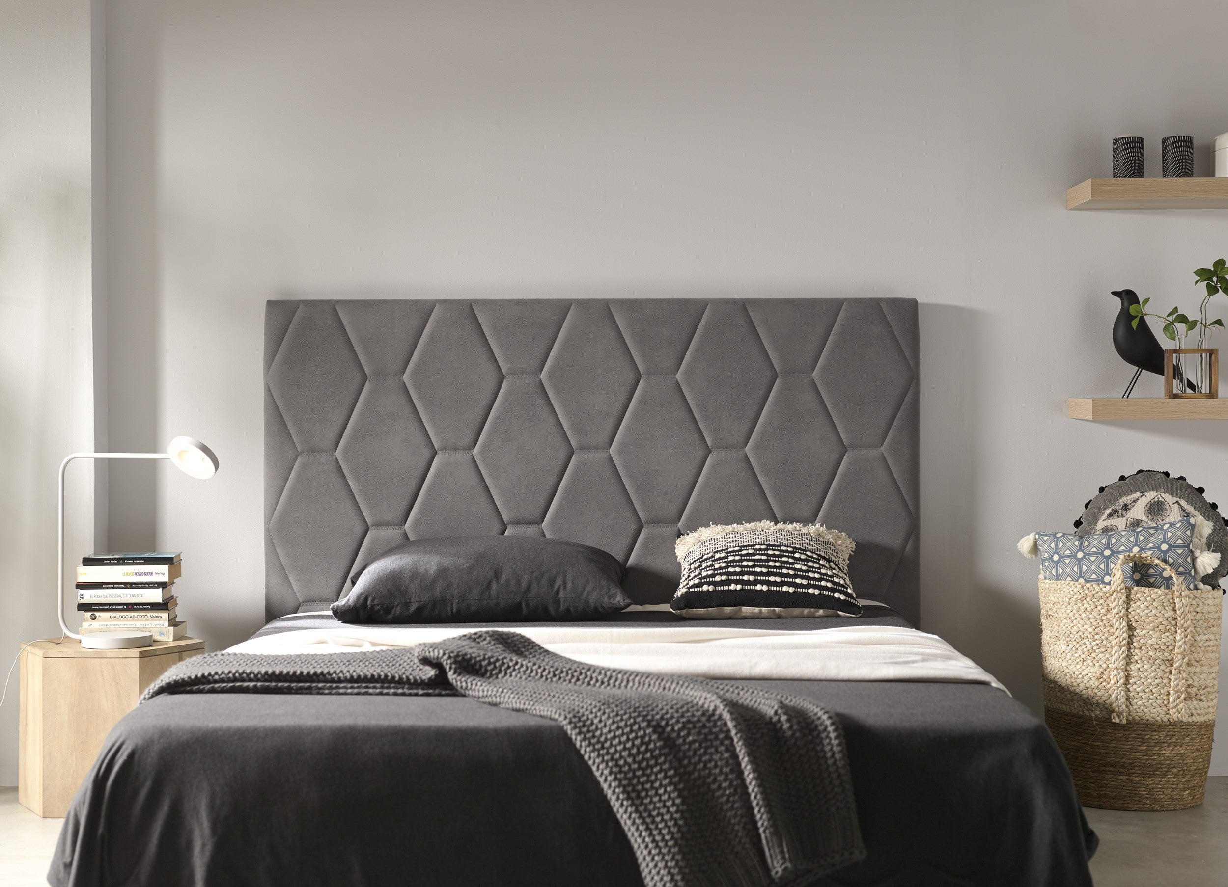 Cabecero ágata para cama de 160 de tela gris 165x115x8.
