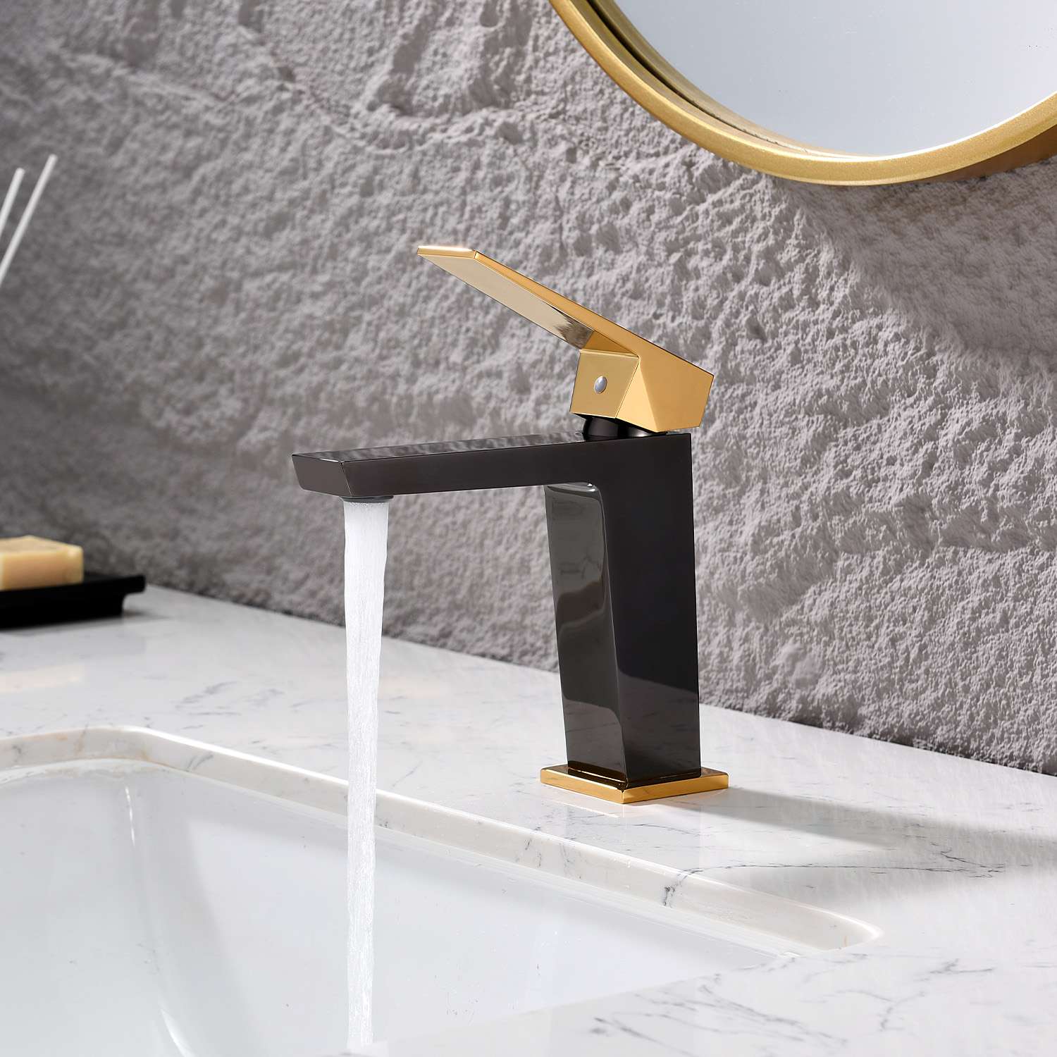 Grifo monomando lavabo sky bath negro cristal y oro serie infinite