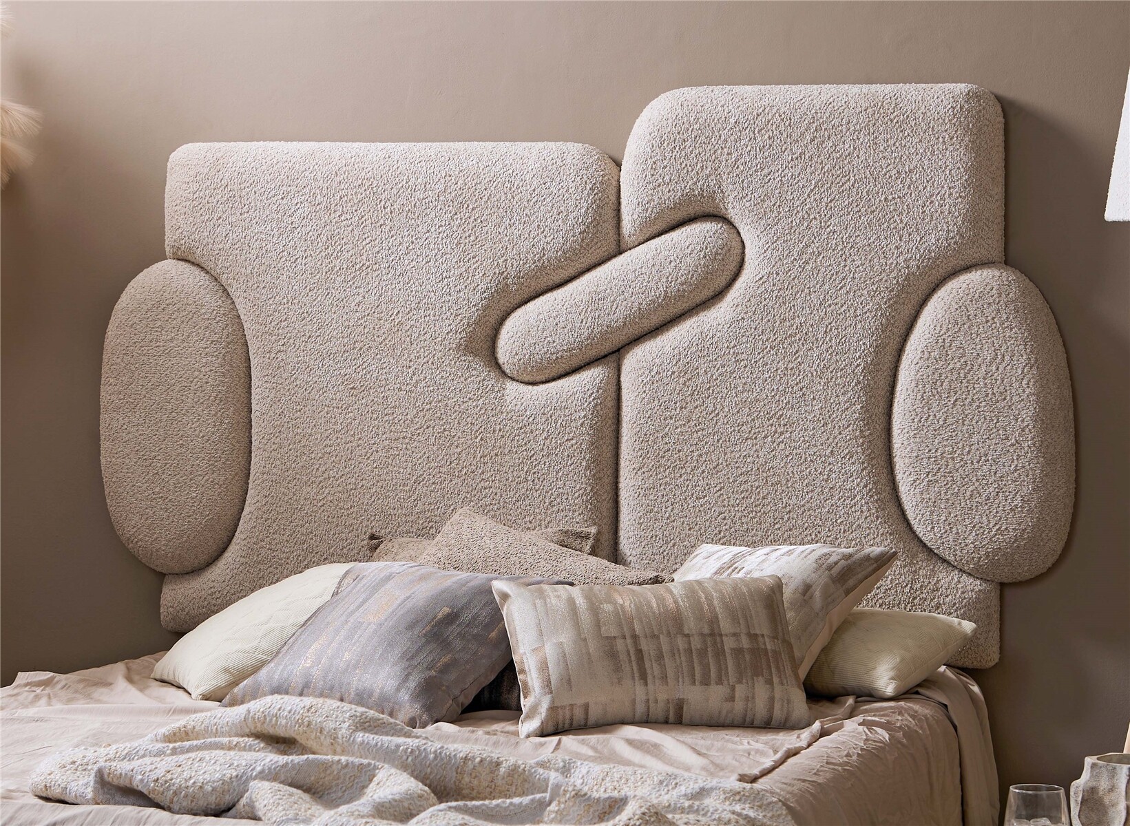 Cabecero contemporaneo rizo suave beige 185 cms. 185x15x100 cms
