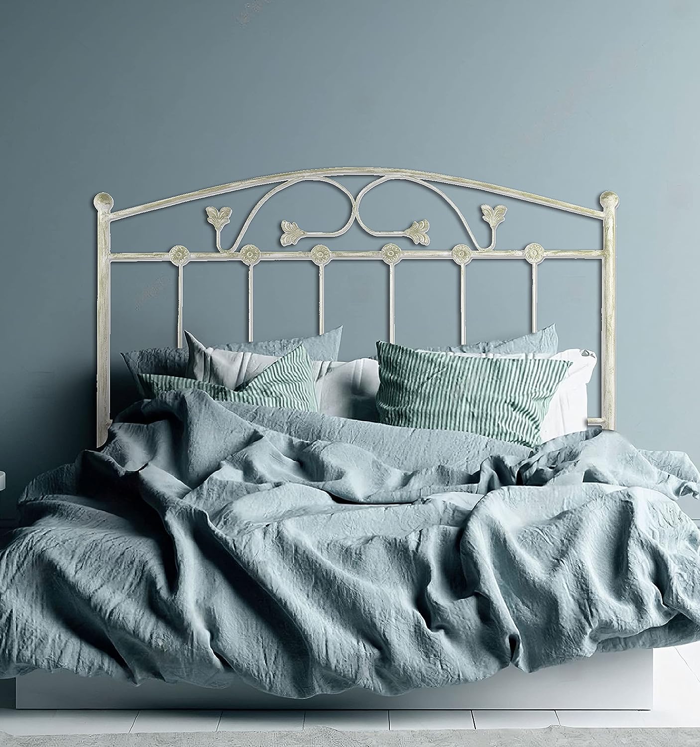 Cabecero de forja manchego, blanco oro para cama de 150 cm