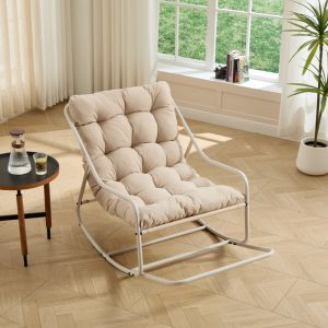 Mecedora beige de acero con cojín grueso y reposapiés