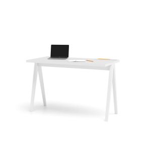Mesa de estudio funcional con bandeja portalápices integrada