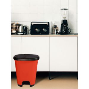 27 litros | negro - rojo | cubo basura plástico moderno | apertura con ped