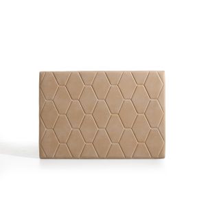 Cabecero ágata para cama de 135 de tela camel 154x115x8. Matris