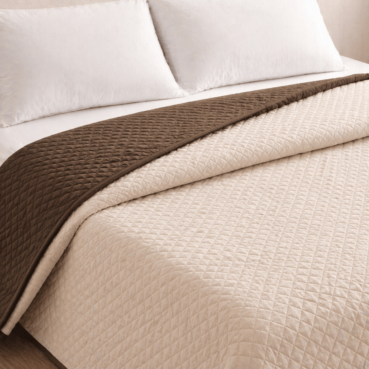 Colcha bicolor reversible beige/marrón cama 180cm donegal collections