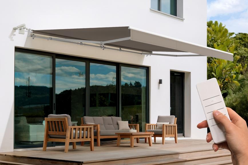 Toldo motorizado semicassette blanco fazzio 5m x 3m con tejido topo