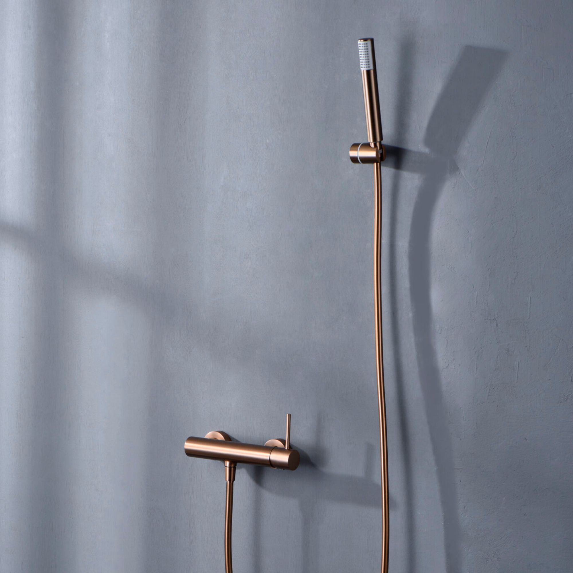 Imex - grifo de ducha con alcachofa y manguera oro rosa serie monza