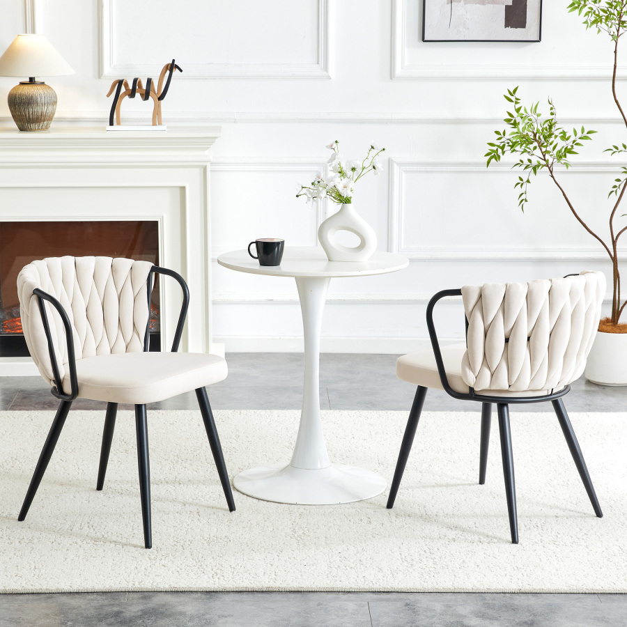 Sillón de comedor de terciopelo beige con patas metálicas negras